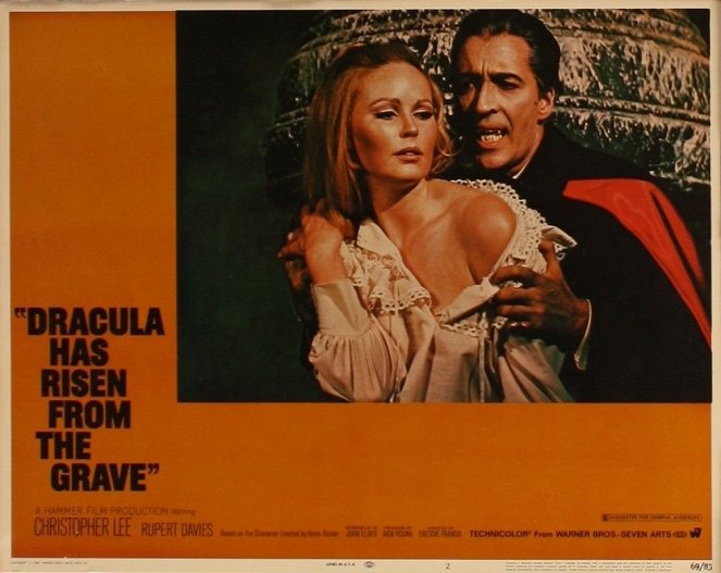 Dracula et les femmes - Cartes de lobby - Veronica Carlson, Christopher Lee