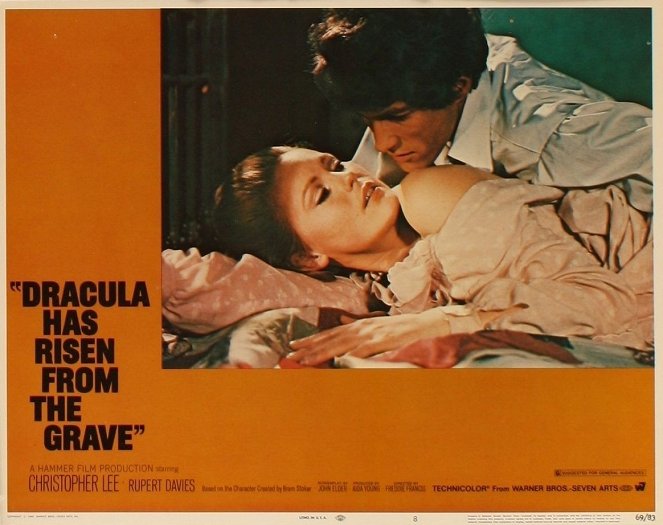 Dracula Has Risen from the Grave - Vitrinfotók - Veronica Carlson, Barry Andrews