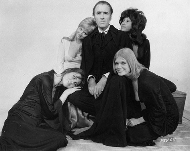 Dracula A.D. 1972 - Promóció fotók - Caroline Munro, Stephanie Beacham, Christopher Lee, Janet Key, Marsha A. Hunt