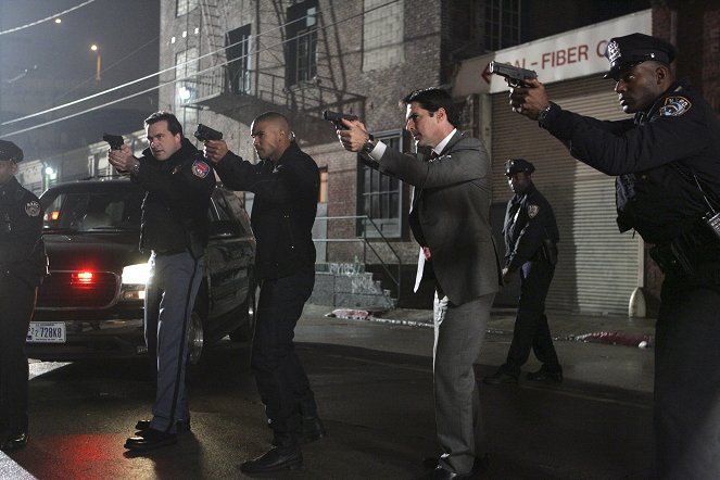 Criminal Minds - Season 2 - Fear and Loathing - Photos - Shemar Moore, Thomas Gibson