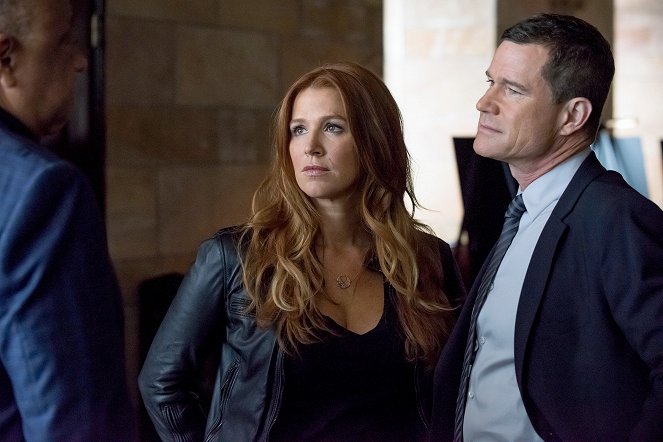 Unforgettable - Season 4 - Behind the Beat - Photos - Poppy Montgomery, Dylan Walsh