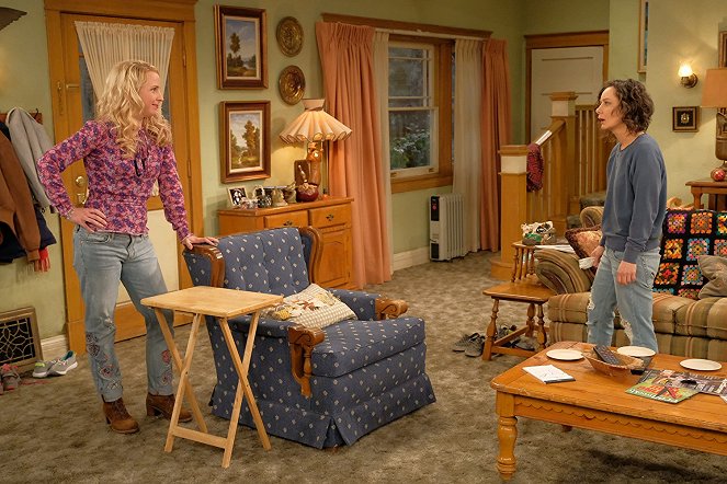 Roseanne - Season 10 - Twenty Years to Life - De la película - Alicia Goranson, Sara Gilbert