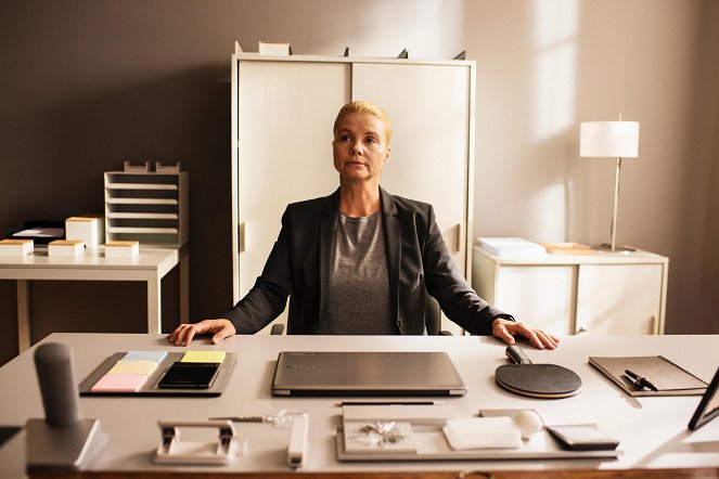 Ella Schön, az ügyvédbojtár - Az első ügy - Filmfotók - Annette Frier