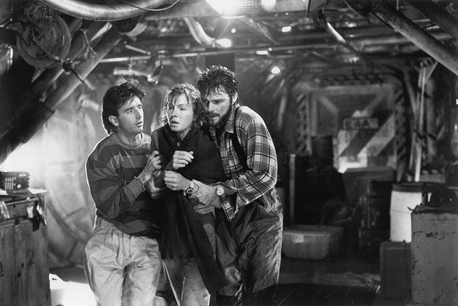 Deep Star Six - Filmfotos - Matt McCoy, Nancy Everhard, Greg Evigan