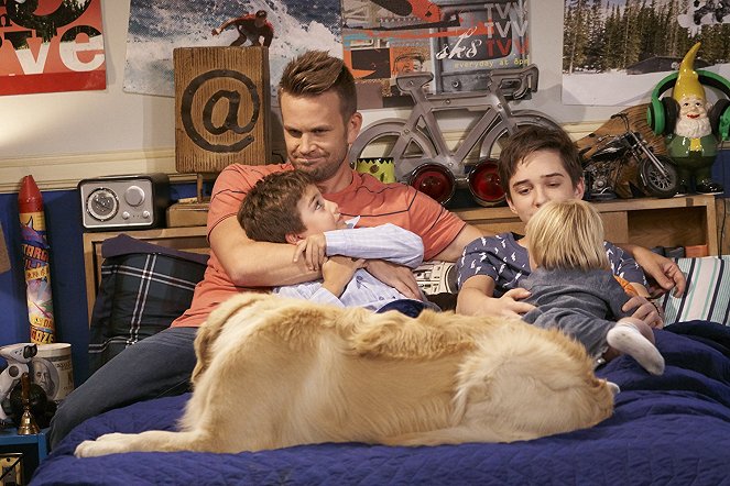 Fuller House - Glazed & Confused - Photos - Elias Harger, John Brotherton, Michael Campion