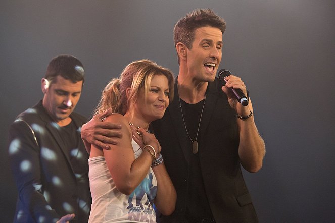 Fuller House - New Kids in the House - Photos - Candace Cameron Bure, Joey McIntyre