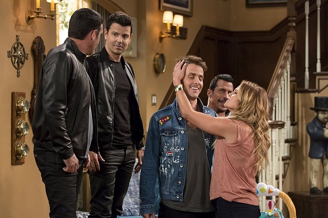 Fuller House - New Kids in the House - Photos - Joey McIntyre, Danny Wood, Candace Cameron Bure