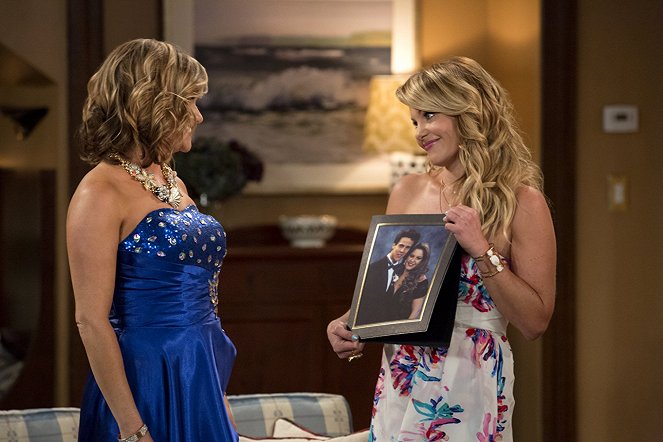 Fuller House - New Kids in the House - Filmfotos - Andrea Barber, Candace Cameron Bure