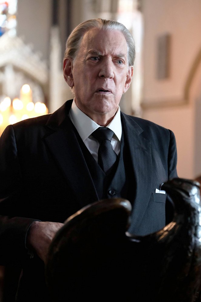Trust - The House of Getty - Photos - Donald Sutherland