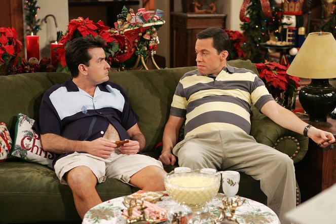 Two and a Half Men - Santa's Village of the Damned - Van film - Charlie Sheen, Jon Cryer