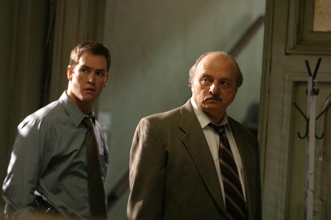 NYPD Blue - Season 12 - Fish Out of Water - Photos