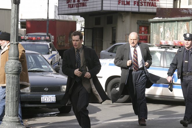 New York Police Blues - Season 11 - Chatty Chatty Bang Bang - Film