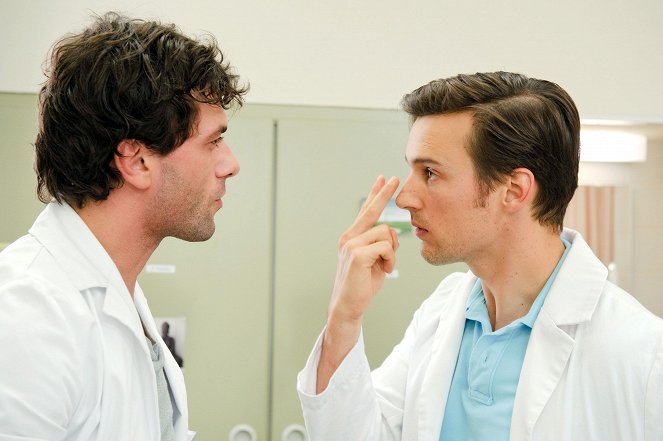 Doctor's Diary - Männer sind die beste Medizin - Mist! Wieder einen Frosch erwischt! - Filmfotos - Kai Schumann, Florian David Fitz
