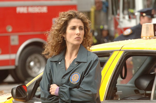 CSI: New York - Bombenalarm - Filmfotos - Melina Kanakaredes