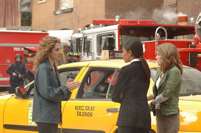 CSI: New York-i helyszínelők - Gondoskodás - Filmfotók - Melina Kanakaredes, Anna Belknap
