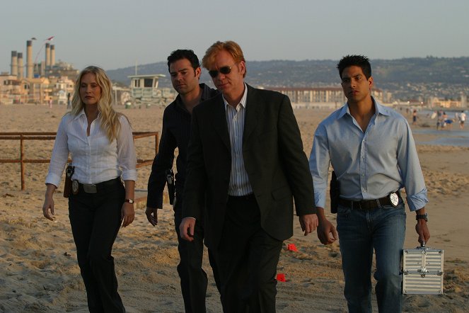 CSI: Miami - Season 2 - Innocent - Photos - Emily Procter, Rory Cochrane, David Caruso, Adam Rodriguez