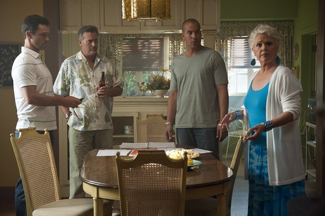 Burn Notice - Trous noirs - Film - Jeffrey Donovan, Bruce Campbell, Coby Bell, Sharon Gless