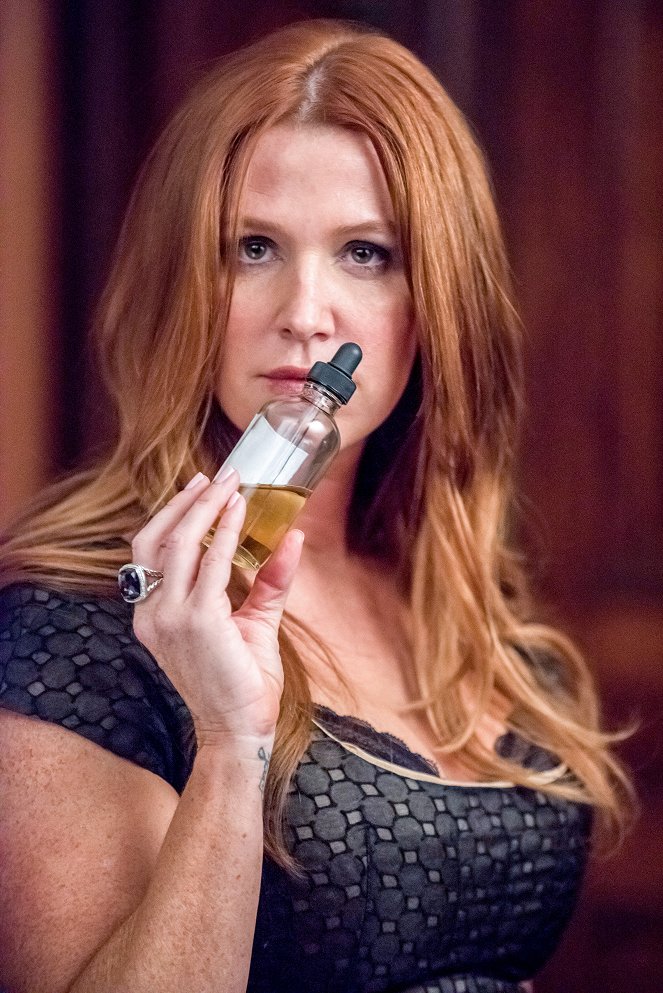 Unforgettable - Season 4 - Dollars and Scents - Photos