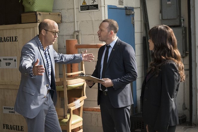 Blue Bloods - Crime Scene New York - Season 6 - The Bullitt Mustang - Photos - Anthony Edwards, Donnie Wahlberg