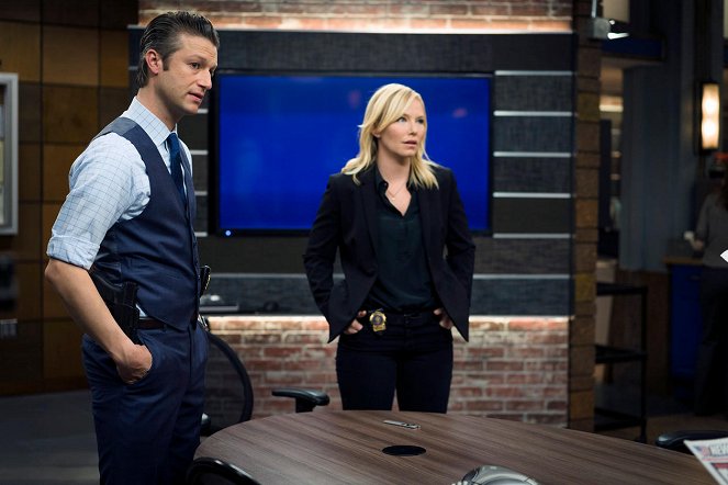 Law & Order: Special Victims Unit - Assaulting Reality - Photos - Peter Scanavino, Kelli Giddish