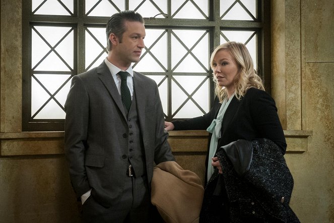 Law & Order: Special Victims Unit - Sheltered Outcasts - Van film - Peter Scanavino, Kelli Giddish