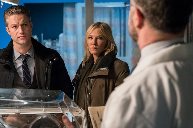 Law & Order: Special Victims Unit - The Undiscovered Country - Photos - Peter Scanavino, Kelli Giddish