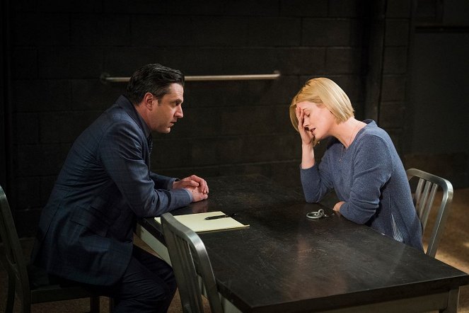 Law & Order: Special Victims Unit - The Undiscovered Country - Photos - Raúl Esparza, Abigail Hawk