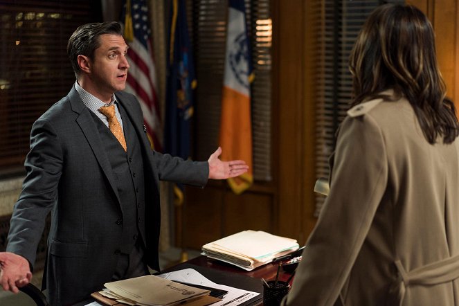 Law & Order: Special Victims Unit - Sanctuary - Photos - Raúl Esparza