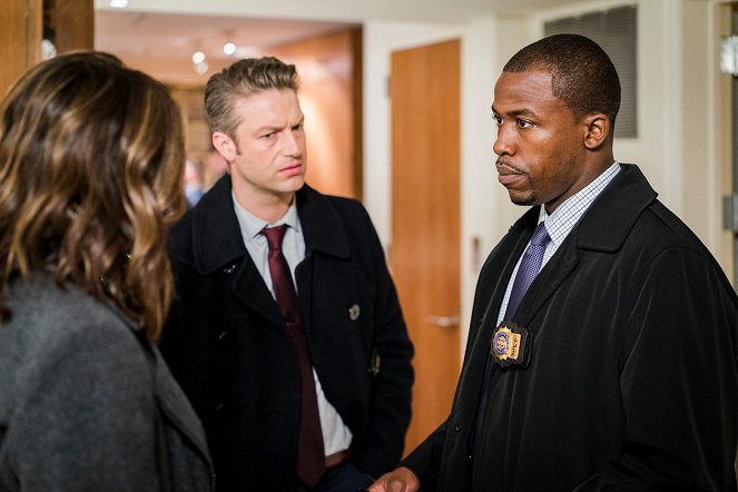 Law & Order: Special Victims Unit - Mutter und Sohn - Filmfotos - Peter Scanavino