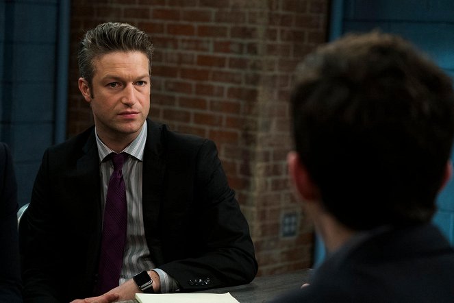 Law & Order: Special Victims Unit - Decline and Fall - Photos - Peter Scanavino