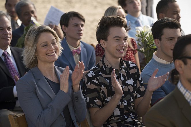 The Fosters - Many Roads - Photos - Teri Polo, Hayden Byerly