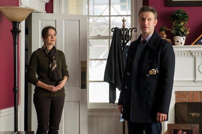 Law & Order: Special Victims Unit - Next Chapter - Photos - Enid Graham, Peter Scanavino