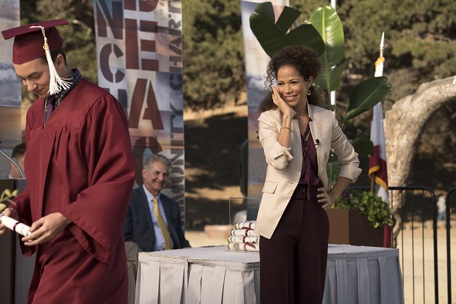 The Fosters - Season 5 - Many Roads - Photos - Hayden Byerly, Sherri Saum