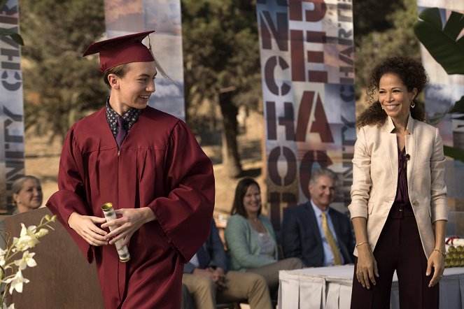 The Fosters - Season 5 - Many Roads - Photos - Hayden Byerly, Sherri Saum