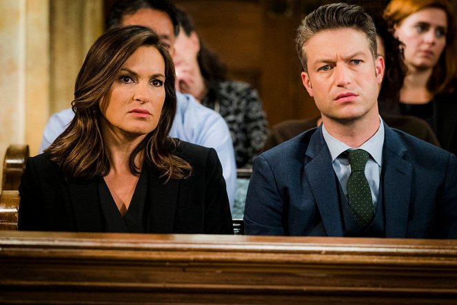 New York, unité spéciale - Plus dure sera la chute - Film - Mariska Hargitay, Peter Scanavino