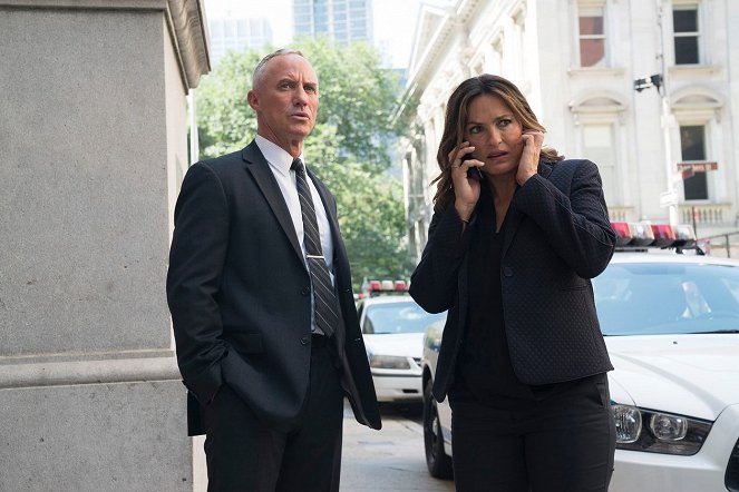 Law & Order: Special Victims Unit - Season 18 - Terror - Filmfotos - Robert John Burke, Mariska Hargitay