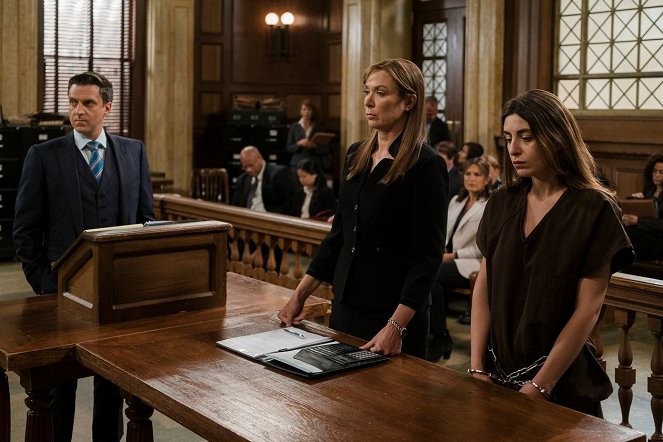 Law & Order: Special Victims Unit - Season 18 - Terrorized - Photos - Raúl Esparza, Elizabeth Marvel