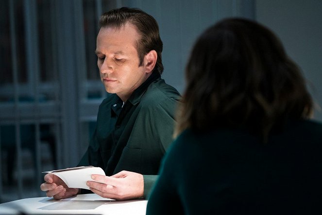 Law & Order: Special Victims Unit - Nationwide Manhunt - Photos - Dallas Roberts