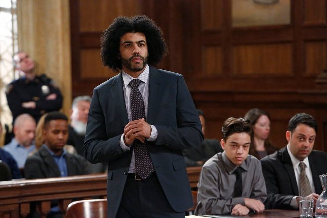 Law & Order: Special Victims Unit - Forty-One Witnesses - Van film - Daveed Diggs, Jason Genao, Steve Rosen