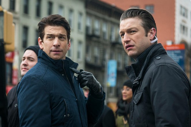 Law & Order: Special Victims Unit - Season 17 - Forty-One Witnesses - Photos - Andy Karl, Peter Scanavino