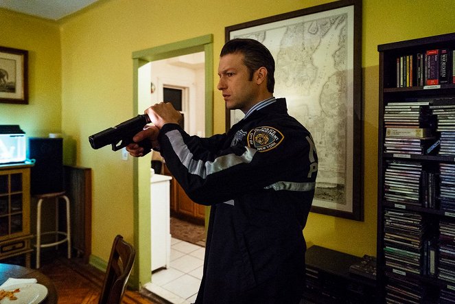 Law & Order: Special Victims Unit - Catfishing Teacher - Photos - Peter Scanavino