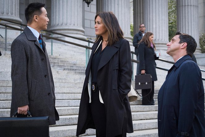 Lei e ordem: Special Victims Unit - Depravity Standard - Do filme - BD Wong, Mariska Hargitay, Raúl Esparza