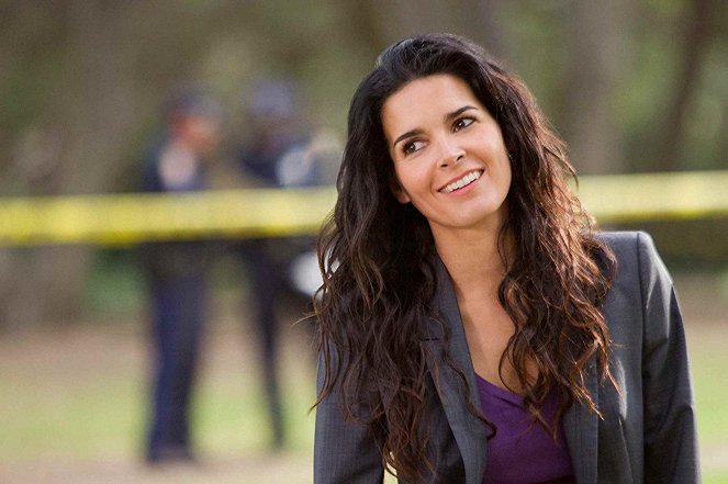 Rizzoli & Isles - Rebel Without a Pause - Van film - Angie Harmon