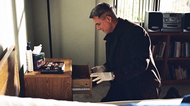 NCIS: Naval Criminal Investigative Service - The Truth Is Out There - Photos - Mark Harmon