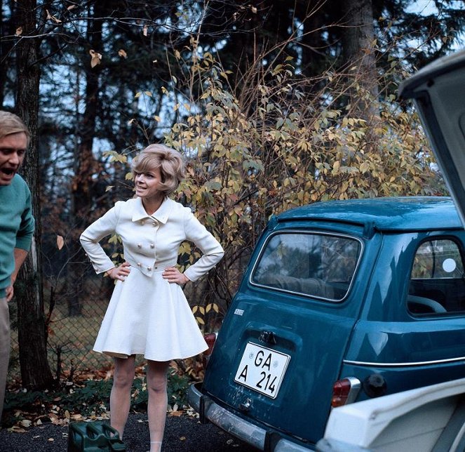 Der scharfe Heinrich - Die bumsfidelen Abenteuer einer jungen Ehe - Filmfotos - Grit Boettcher