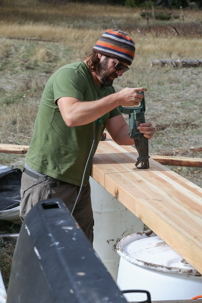 Building Off the Grid: Montana Earth Home - Filmfotos