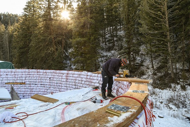 Building Off the Grid: Montana Earth Home - Filmfotos