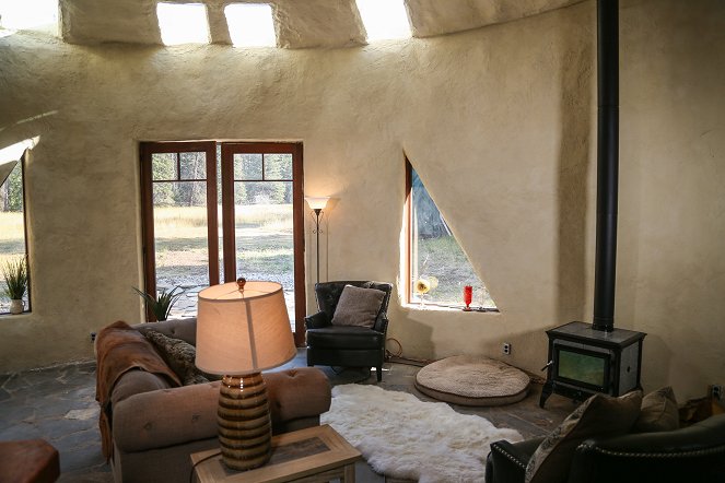 Building Off the Grid: Montana Earth Home - Filmfotos