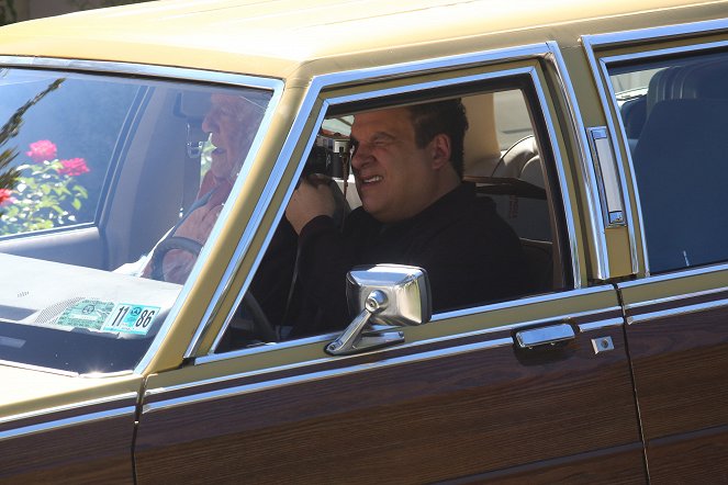 The Goldbergs - Family Takes Care of Beverly - Photos - Jeff Garlin