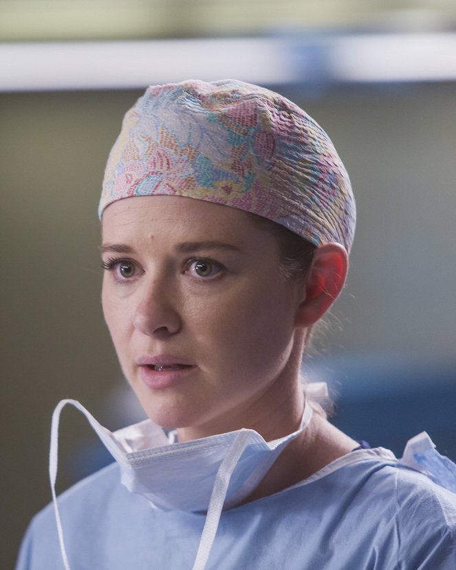 Grey's Anatomy - I Am Not Waiting Anymore - Photos - Sarah Drew